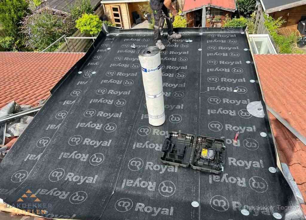 Dakrenovatie met Royal onderdak op plat dak in Tegelen
